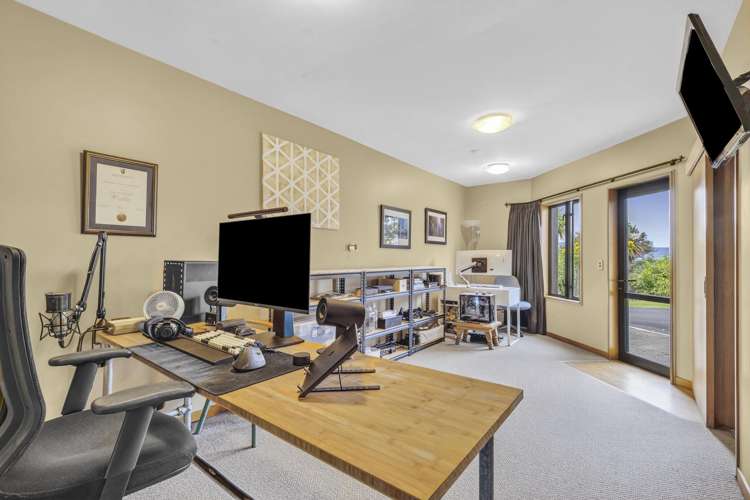 179 The Coastal Highway Redwood Valley_20