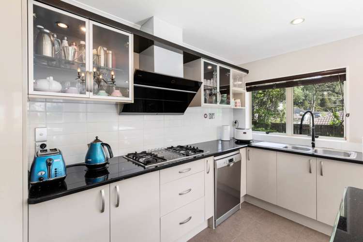 118 Kyle Road Greenhithe_30