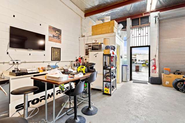 B/8 Southgate Place Henderson North_3