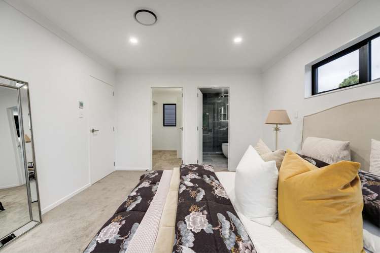 5 Pyatt Crescent St Johns_15