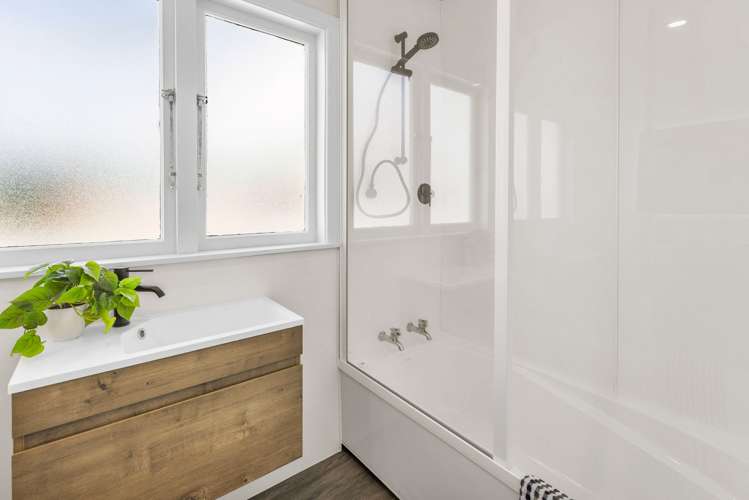 2 Werrina Crescent Mangakakahi_7