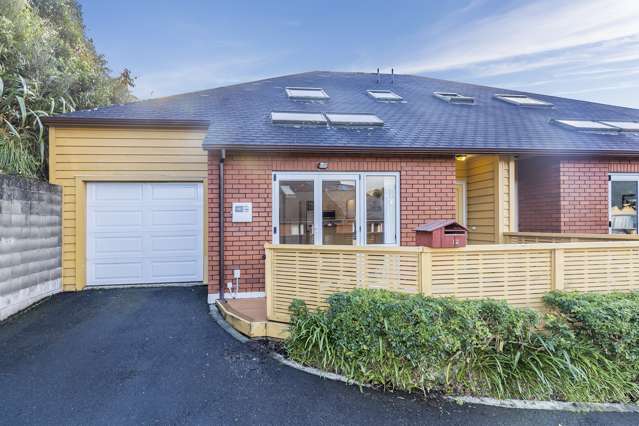 Easy-Care Living with Space, Sun & Security