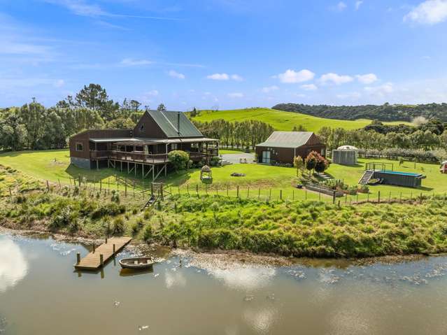 Settler Style Home with American Barn