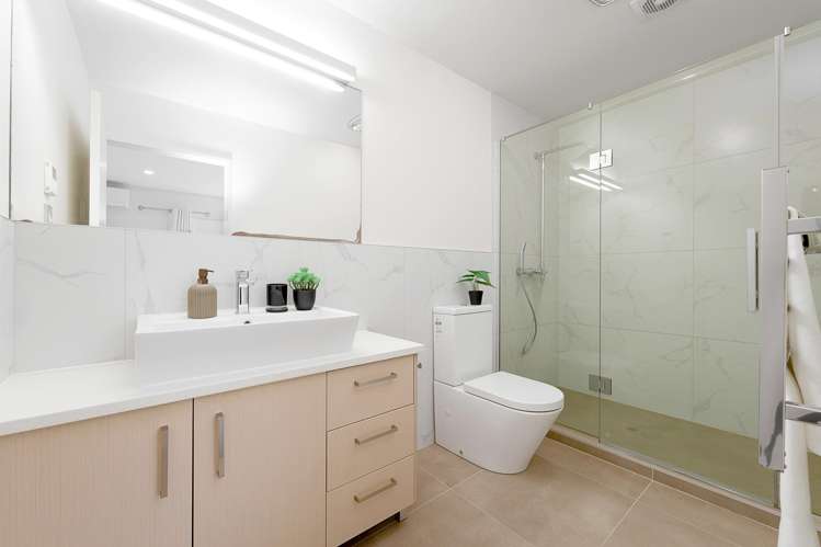 77 Bordeaux Parade Te Atatu South_8