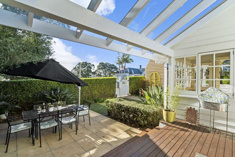 19 Queen Street Northcote Point_15