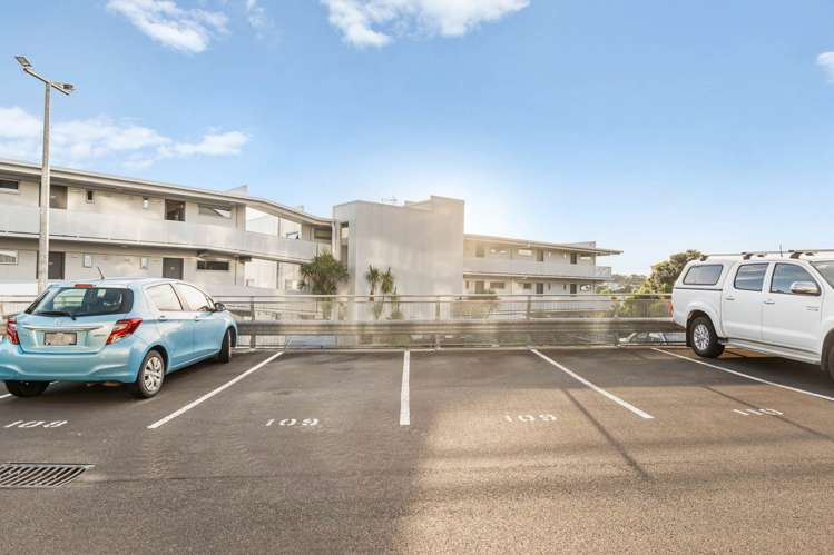 109/17 Link Crescent Stanmore Bay_22