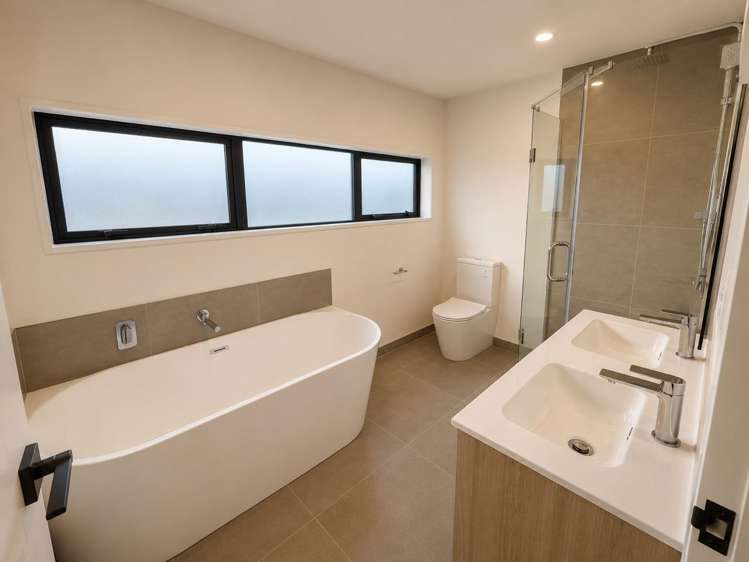 1/36 Longburn Road Henderson_12