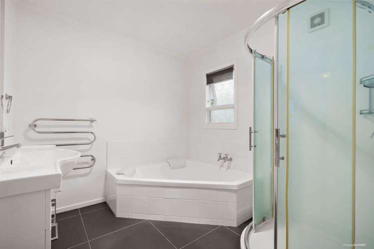 103 Barrys Road Glendene_8