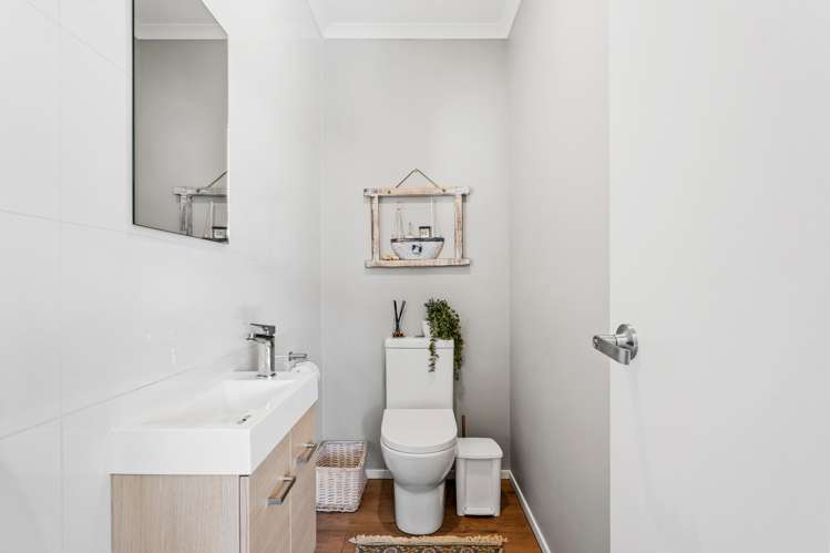 33 Sanremo Lane Stanmore Bay_17