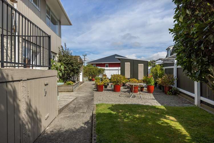 635 Queen Street East Levin_18