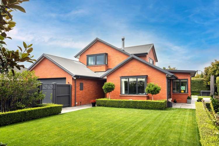 11 Lloyd Street Strowan_0