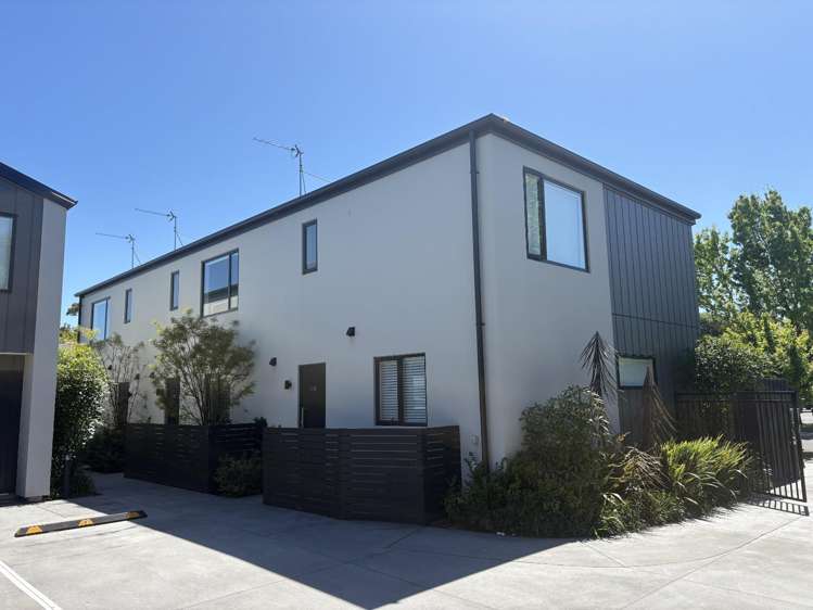 2/306 Worcester Street 1419_1