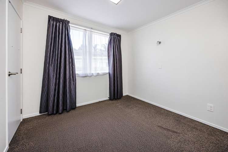 1/1 Cooper Place Papakura_9