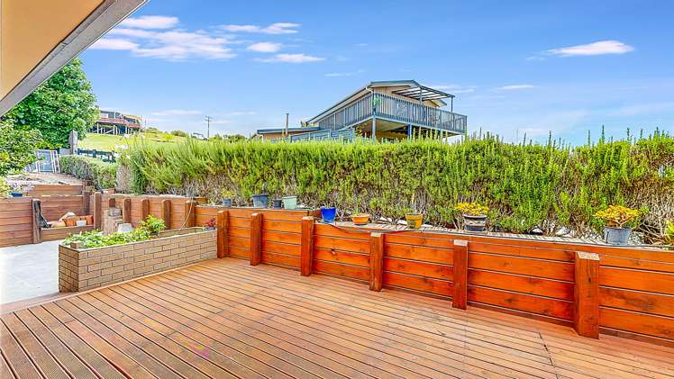 101 Estuary View Whangamatā_16