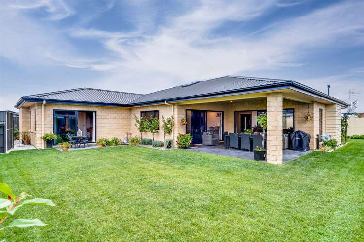 14 Aspiring Drive Poraiti_16