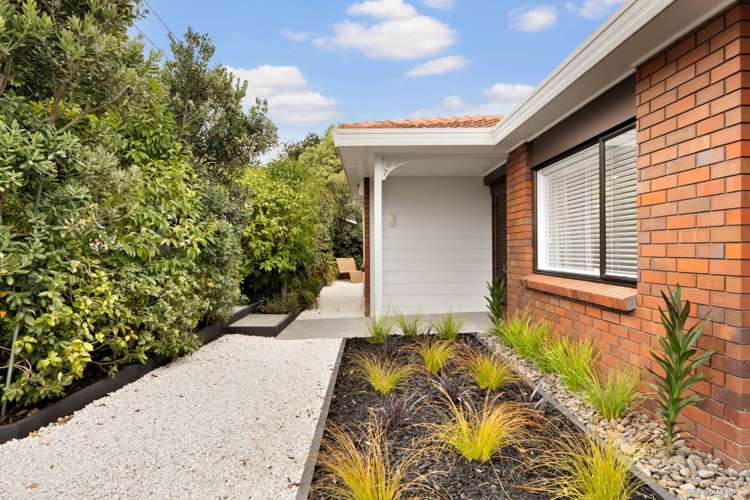 10 Tui Street Point Chevalier_18