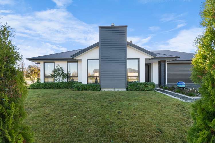 27 Faringdon Boulevard Rolleston_22