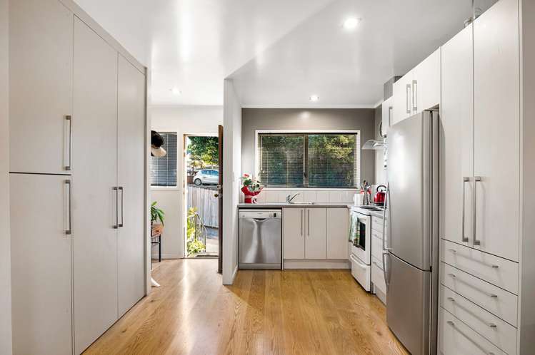 2/7 Edmonton Road Henderson_4