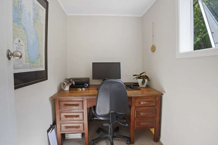 2 Lucy Road Waiomu_9