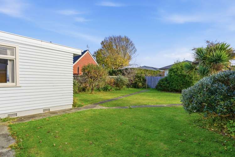 48 St Andrews Square Strowan_25