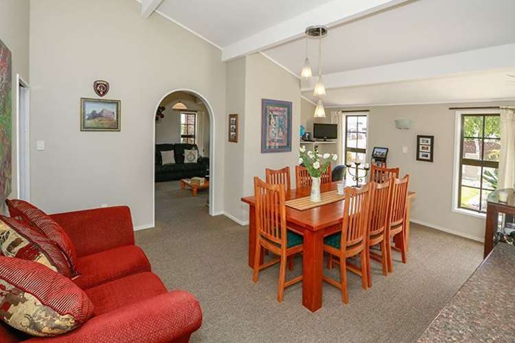 19 Highland Drive Pukete_15