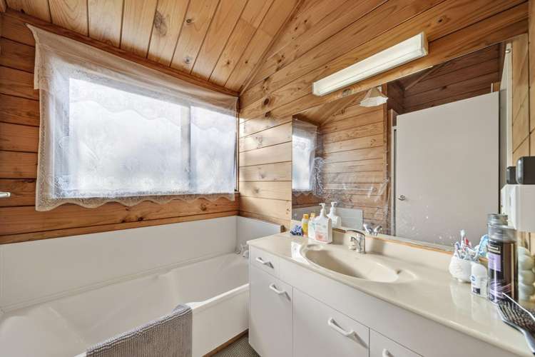 23 Russell Crescent Western Heights_19