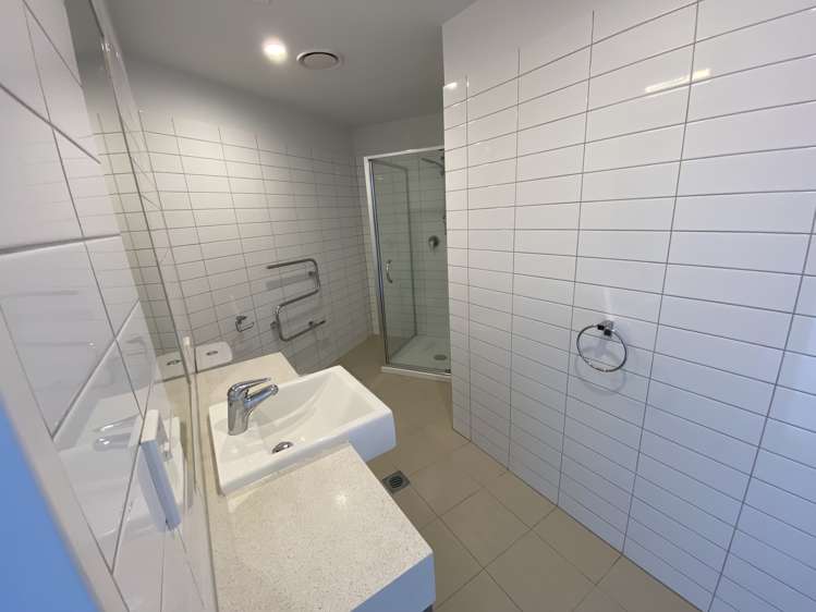 4g/84 Gunner Drive Te Atatu Peninsula_12