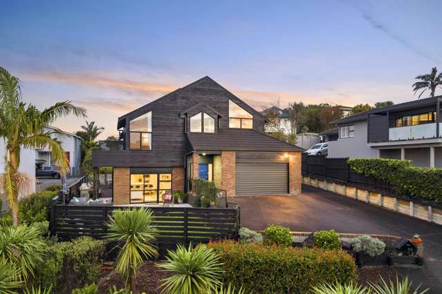 Best in Show - Brick, Cedar & Seriously Charming!