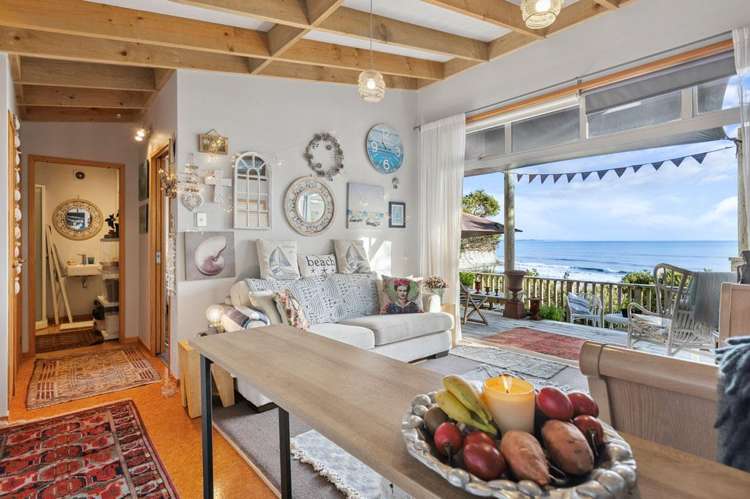 Wai-iti Beach Retreat Beach Road Waiiti_6