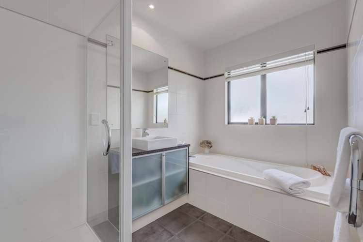 1 Mariner Lane Beachlands_16