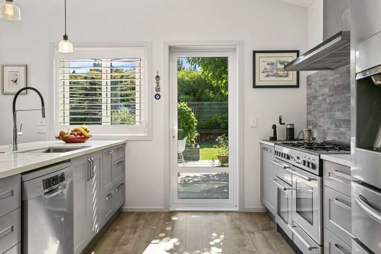 70 Chesham Avenue Waipahihi_7