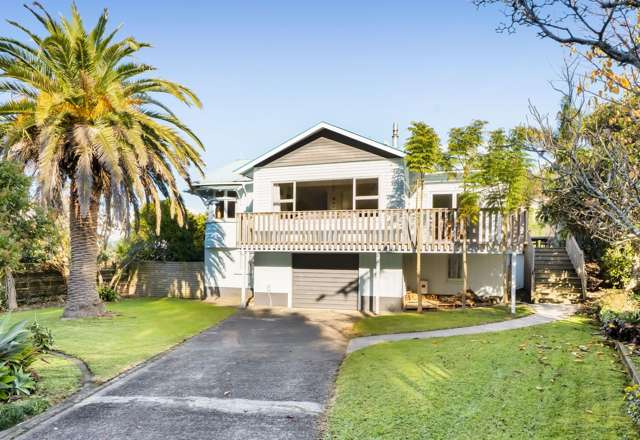 Private Family Home - 4 Bedrooms, Office, Workshop
