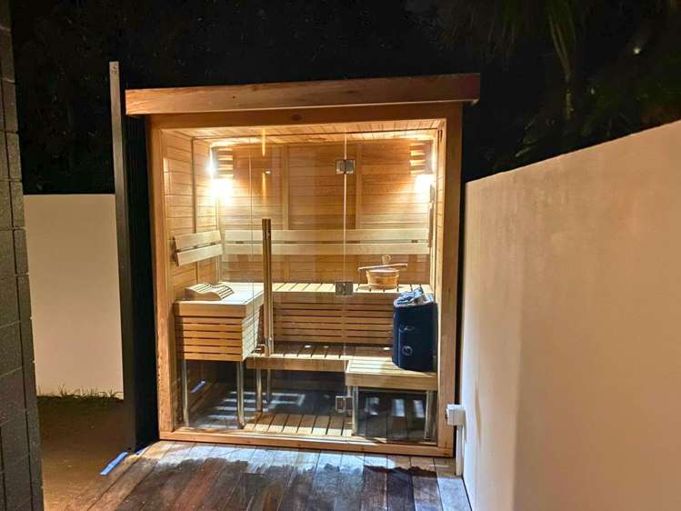 131a Beach Road Castor Bay_28