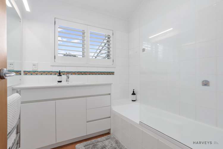 32 Chamari Close Titirangi_23