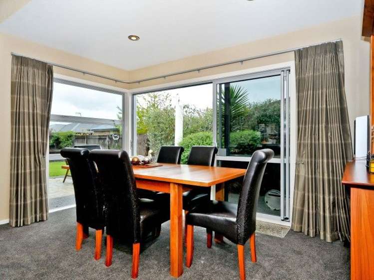 73 Wiltshire Drive Huntington_14