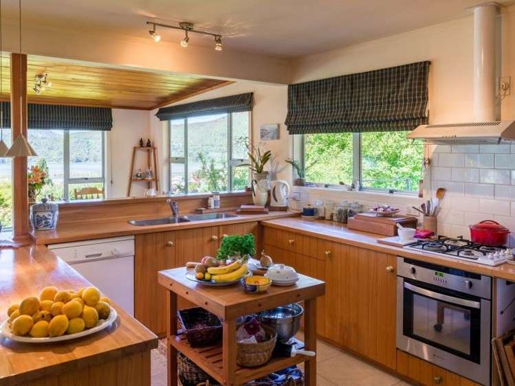 6 Takorika Street Havelock_9