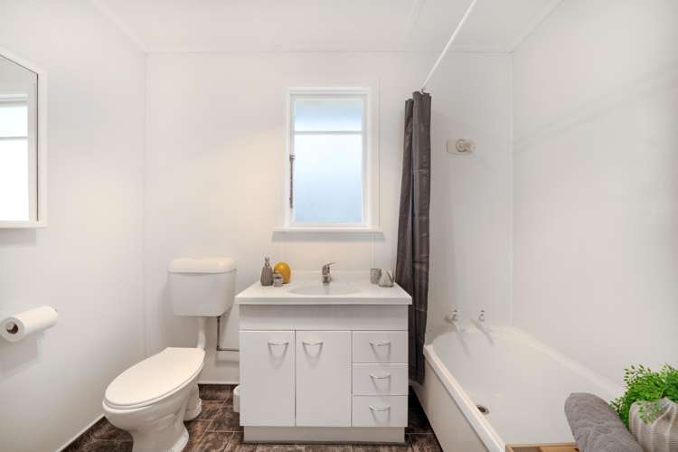 71 Mark Avenue Paparangi_9