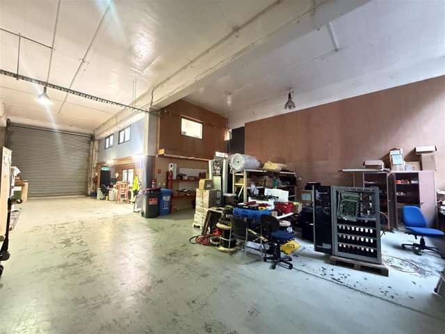 2/5B Lower Tyers Road Ngauranga_1