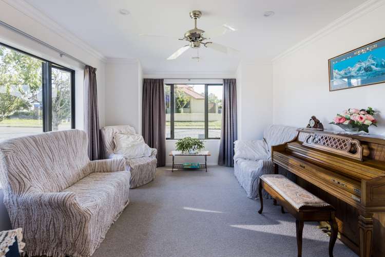 1 Merlin Close Huntington_9