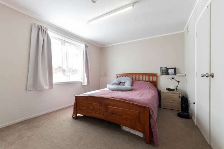 4237 Great North Road Glendene_12