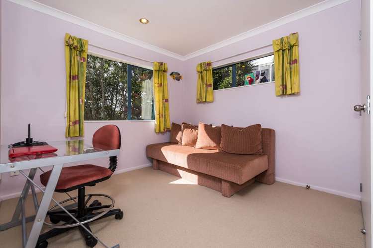 2/39 Regency Place Sunnynook_9