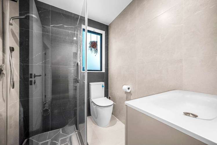 25F Oteha Valley Road Northcross_14