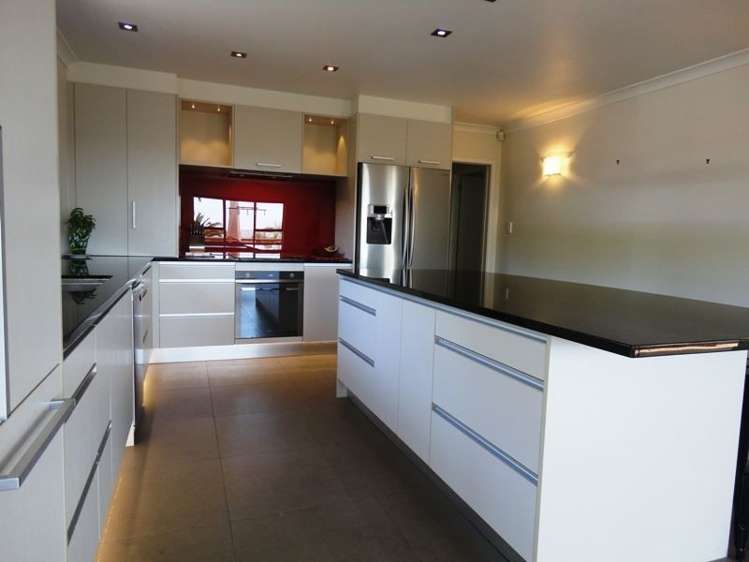 69 Awanui Rise Papakura_10