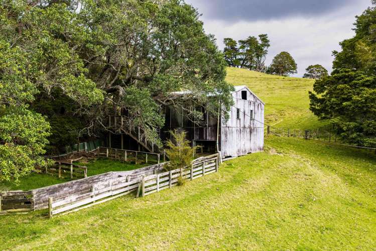 570 and 698 Whananaki South Road Whananaki_9