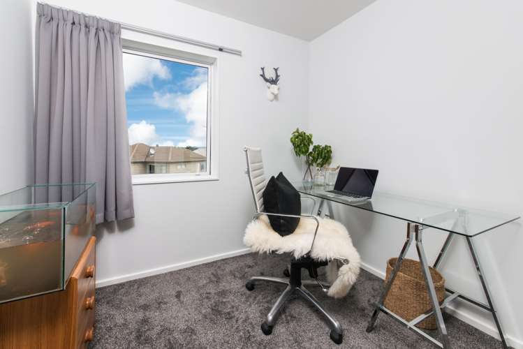 85 Bordeaux Parade Te Atatu South_16