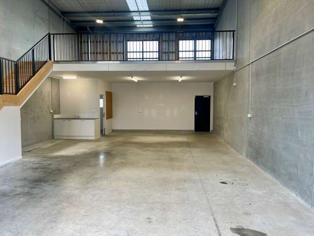 MICRO-INDUSTRIAL WITH MEZZANINE OFFICE