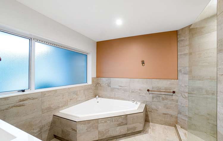 175 Macwhinney Drive Drury_15