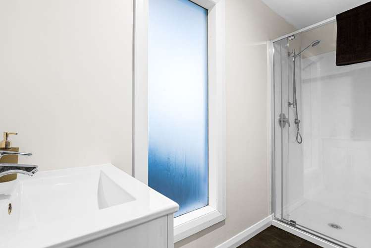 31 Royal View Road Te Atatu South_9