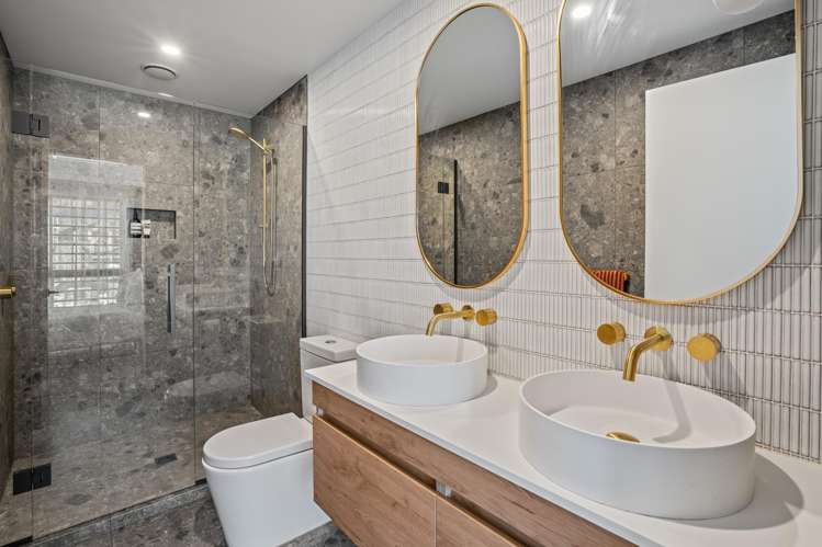 51 Ryan Loop Jacks Point_6