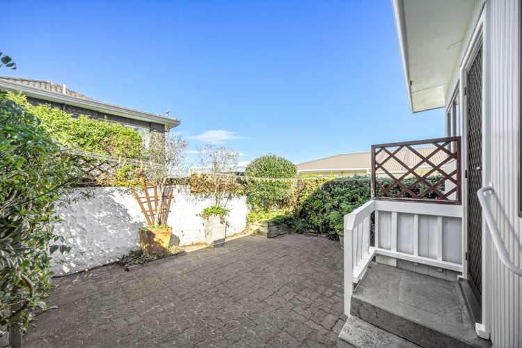 2/1A Gordon Avenue Forrest Hill_16
